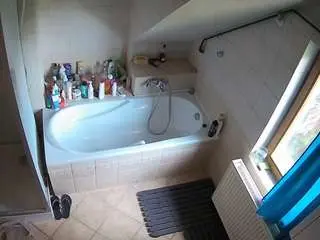 Camsoda Free Live Porn of voyeurcam-julmodels-bath-2nd-1