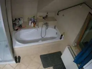 Camsoda Nude Webcam of voyeurcam-julmodels-bath-2nd-1