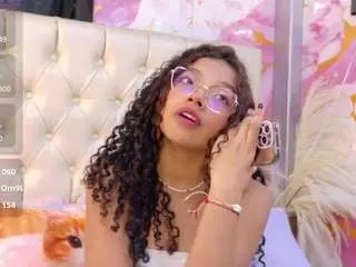 Camsoda Nude Webcam of angeline-scot