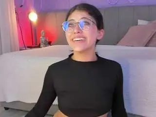 Camsoda Adult Webcams of corinne-benson