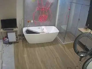 Camsoda Nude Webcam of voyeurcam-casa-salsa-bathroom-4