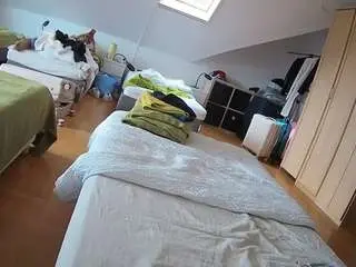 Camsoda Live Sex of voyeurcam-julmodels-bed-1
