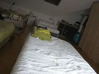 Camsoda Adult Webcam of voyeurcam-julmodels-bed-1
