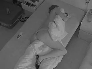 Camsoda Sex Chat of voyeurcam-julmodels-bed-7