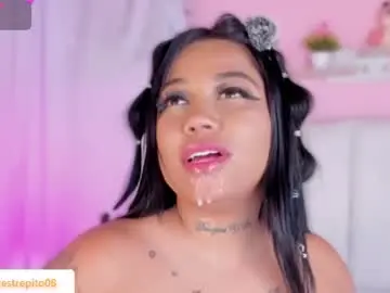 Chaturbate Live Sex Cam of emily_restrepoo