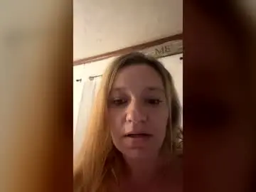 Chaturbate Live Sex Cam of dt100419