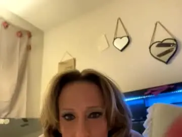 Chaturbate Free Live Porn of myspecsquirt4u1on1