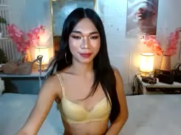 Chaturbate Best live sex cam show of queennira