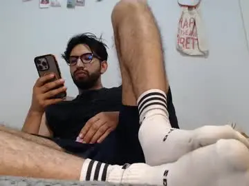 Chaturbate Live Sex Cam of adrian_falcon
