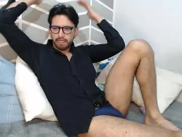 Chaturbate Live Sex Cam of adrian_falcon