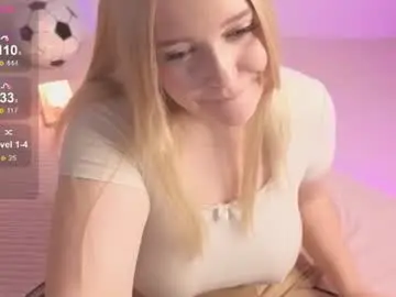 Chaturbate Nude Webcam of amazongirls