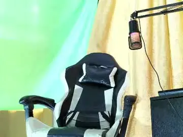 Chaturbate Free Live Porn of aronmiller404