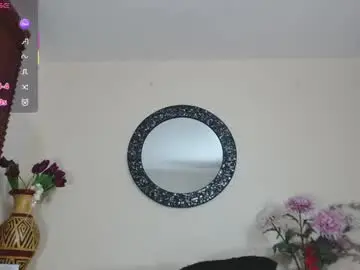 Chaturbate Live Sex Cam of nicole_santana_