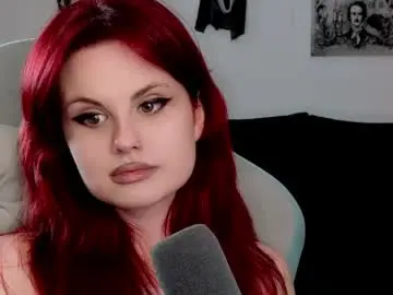 Chaturbate Live Sex Cam of dellacrush_