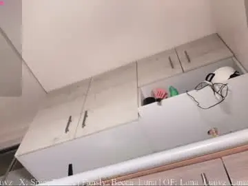 Chaturbate Live Sex Cam of luna_luuvz