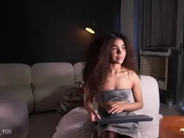 Chaturbate Best live sex cam show of paulacora100