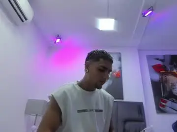 Chaturbate Sex Cam of dennis_kinsey