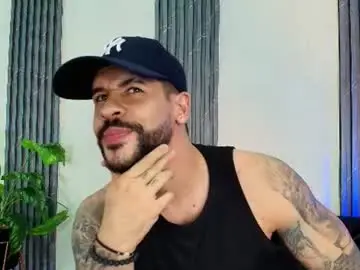 Chaturbate Free Live Porn of petesevans_1