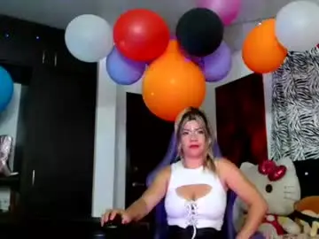 Chaturbate Live Sex Cam of hot_sexy_bunny