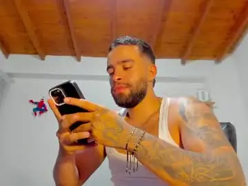 Chaturbate Live Sex Cam of remy_sten