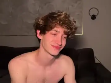 Chaturbate Live Sex Cam of aronyou_win