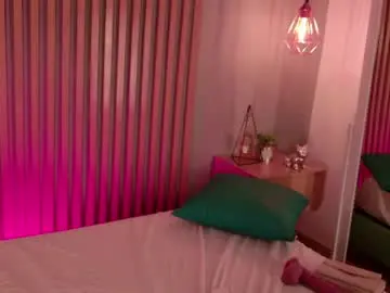 Chaturbate Live Sex Cam of ambar_midnigth