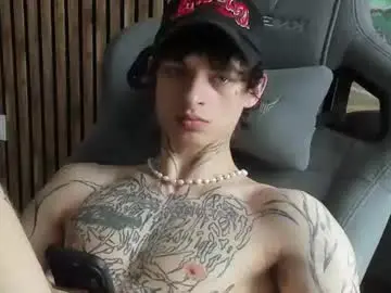 Chaturbate Live Sex Cam of oliverrgroove