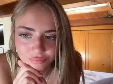 Chaturbate Live Sex of honeyyy95