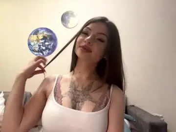 Chaturbate Adult Video Chat of nikitahandshoe