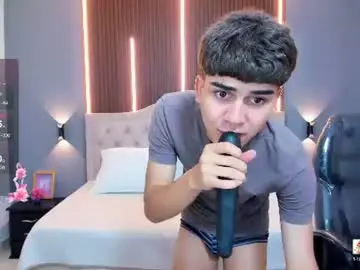 Chaturbate Adult Webcams of tommy18__