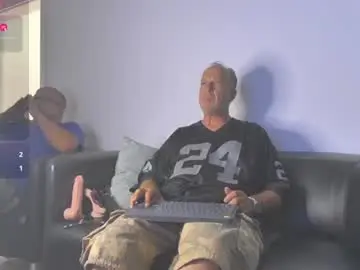 Chaturbate Live Sex Cam of peacetous
