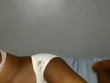 Chaturbate Live Sex Cam of bianca_lue