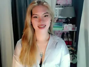 Chaturbate Live Sex Cam of andrea06121998