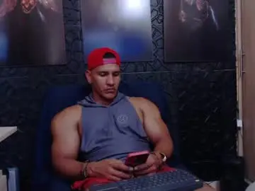 Chaturbate Live Sex Cam of viktorherrera