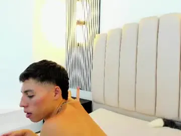 Chaturbate Live Sex Cam of kenny_hank