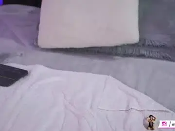 Chaturbate Live Sex Cam of mariana_monroe04