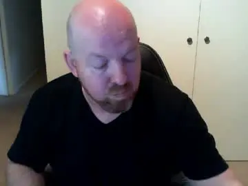 Chaturbate Free Porn Cam of kiwiben45
