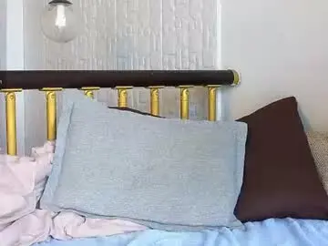 Chaturbate Live Sex Cam of cinacandy