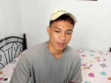 Chaturbate Live Sex Cam of urfucker_vinz