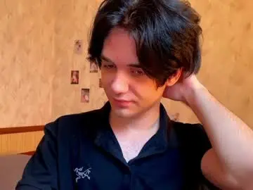 Chaturbate Live Porn of zombde32