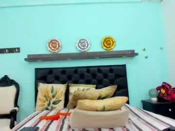 Chaturbate Live Sex Cam of scarlett_fox20