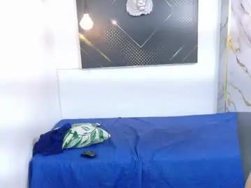 Chaturbate Free Live Porn of goldendesirex_
