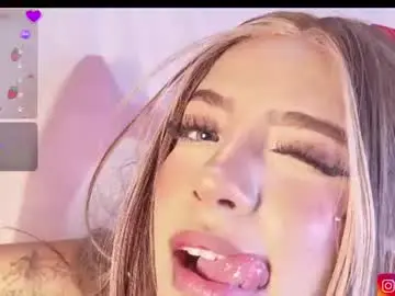 Chaturbate Nude Webcam of emilyy_queen