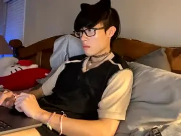 Chaturbate Watch Live Sex Cams of hottiewithabody101