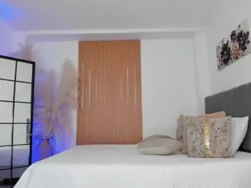 Chaturbate Best live sex cam show of saraa_stormy