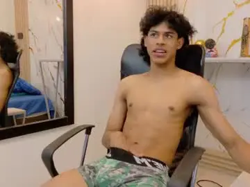 Chaturbate Adult Webcams of zayn_fox32