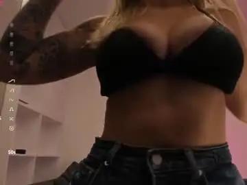 Chaturbate Live Sex Cam of angel_face_devil_mind