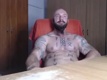 Chaturbate Live Porn of strongivan