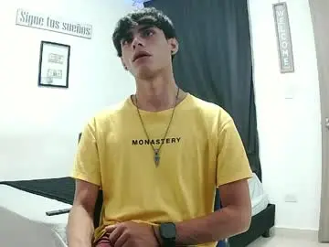 Chaturbate Watch Live Sex Cams of harrythomson1