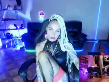 Chaturbate Best live sex cam show of monicamaxwell2